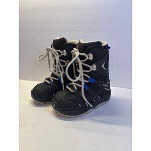 Burton kids black snowboarding boots (size 2 kids)